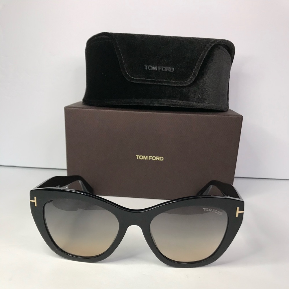 New Authentic Tom Ford Cara Smoke Gradient Cat Eye Ladies Sunglasses FT0940 01B